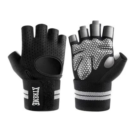 woman weightlifting gloves002.jpg
